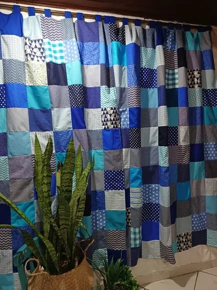 Cortina em Patchwork Azul