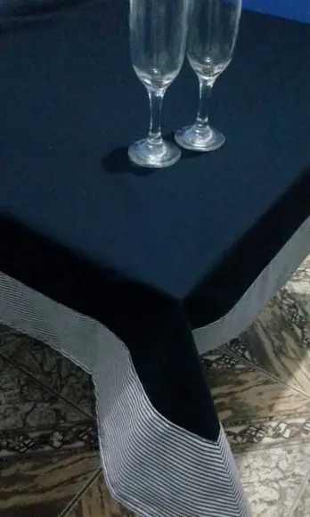 Toalha de Mesa com Barrado