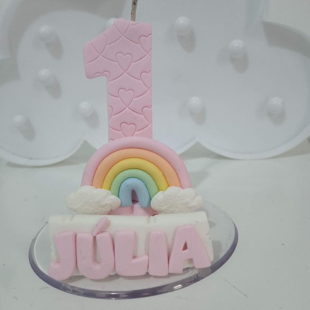 Vela arco-íris de biscuit com nome