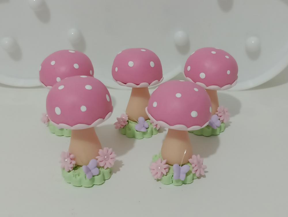 Lembrancinha cogumelo de biscuit festa jardim 10 peças