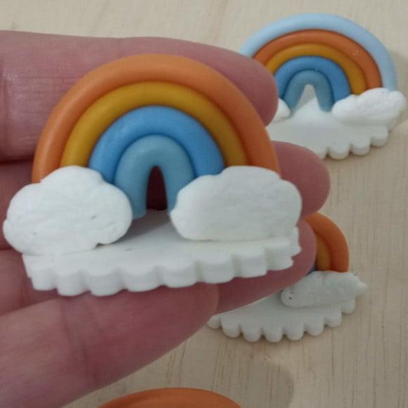 Aplique Arco-íris Boho em Pé de Biscuit para Lembrancinhas