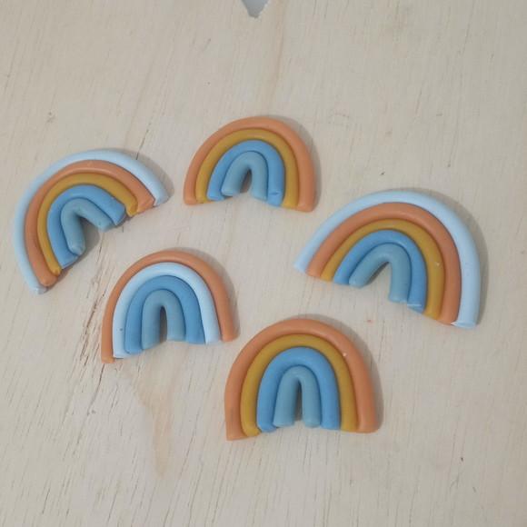 Aplique Arco-íris Boho de Biscuit para Lembrancinha