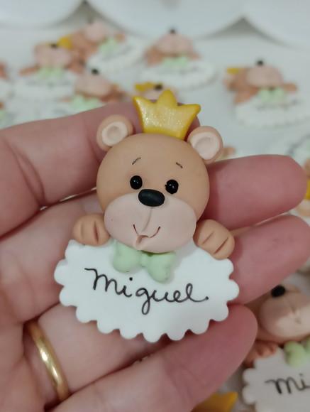 Aplique Chá de Bebê Uirsinho com Coroa de Biscuit