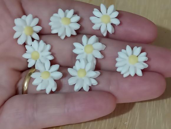 Aplique Mini Margarida de Biscuit com Vinte Peças
