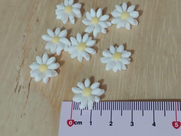 Aplique Mini Margarida de Biscuit com Vinte Peças