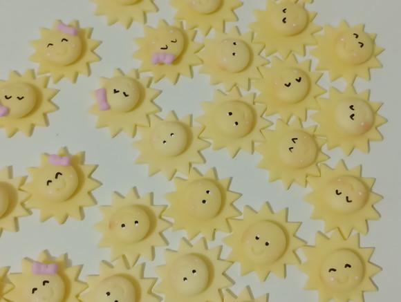 Aplique Solzinho de Biscuit para Lembrancinhas com Dez