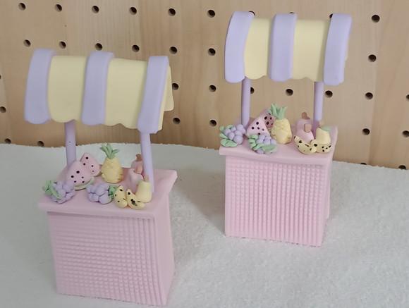 Barraquinha de Frutas de Biscuit para Decoração Duas Peças