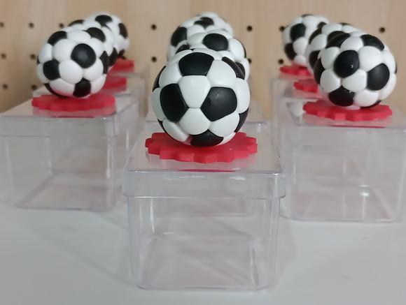 Caixinha de Acrílico com Bola de Futebol de Biscuit