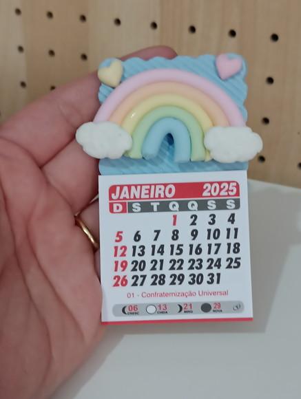 Calendário 2026 de Biscuit Arco-íris Corações