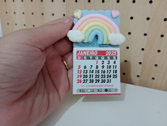 Calendário 2026 de Biscuit Arco-íris Corações