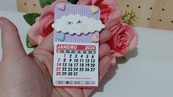 Calendário 2026 de Biscuit Nuvem com Coração