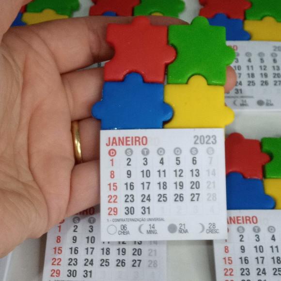 Calendário 2026 Símbolo do Autismo de Biscuit
