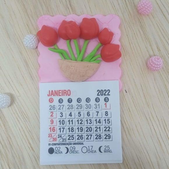 Calendário 2026 Tulipas no Vaso de Biscuit