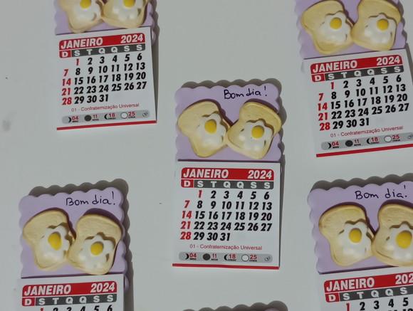 Calendário 2026 Torrada com Ovo Frito de Biscuit