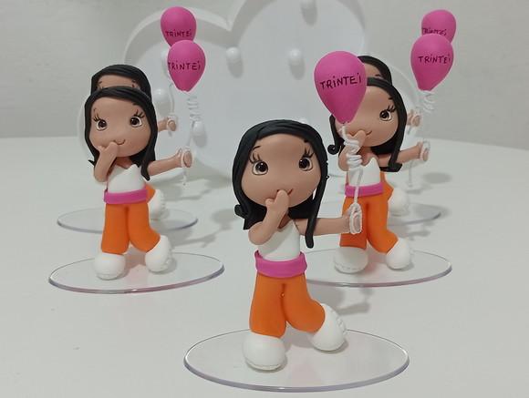Centro de Mesa Menina com Balão Trintei de Biscuit