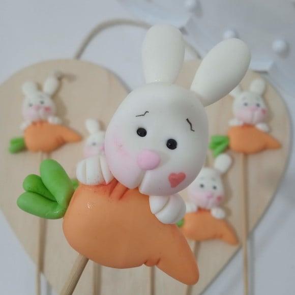 Coelho de Biscuit no Palito para Decoração e Lembrancinhas