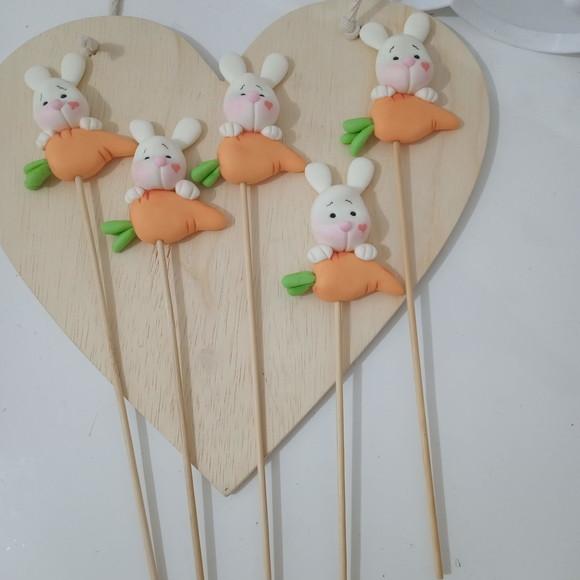 Coelho de Biscuit no Palito para Decoração e Lembrancinhas