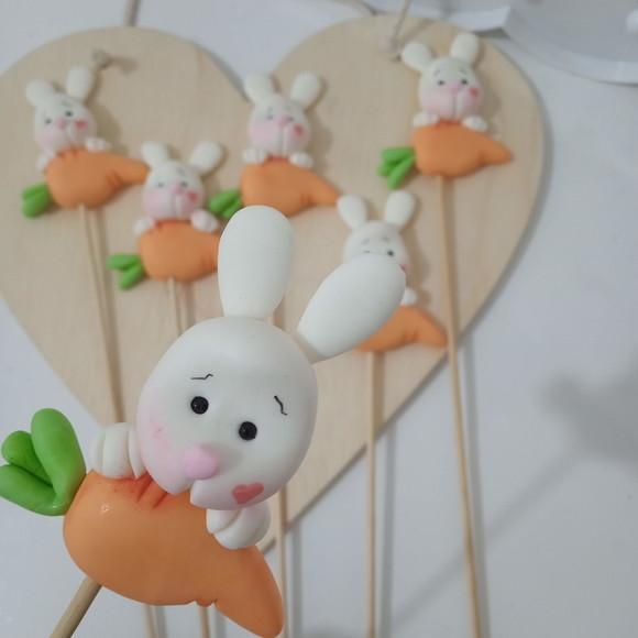 Coelho de Biscuit no Palito para Decoração e Lembrancinhas
