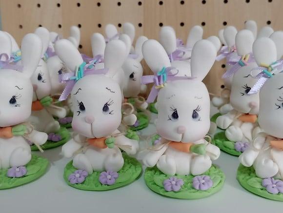 Coelho de Biscuit para Lembrancinhas ou Decoração de Páscoa