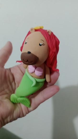 Capivara Sereia de Biscuit para Decoração de Bolo Três Peças