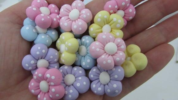 Kit Mini Aplique Florzinha de Biscuit com Vinte Peças