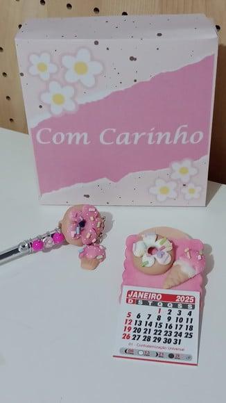 Kit Presente Caneta e Calendário Decoração Doce de Biscuit
