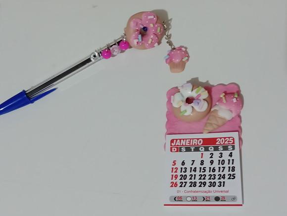 Kit Presente Caneta e Calendário Decoração Doce de Biscuit