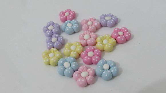 Kit Mini Aplique Florzinha de Biscuit com Vinte Peças