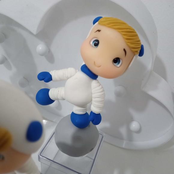 Lembrancinha Astronauta Lua Biscuit na Caixinha de Acrílico