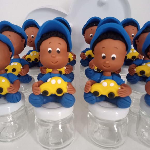 Lembrancinha Biscuit Menino com Carrinho no Mini Potinho