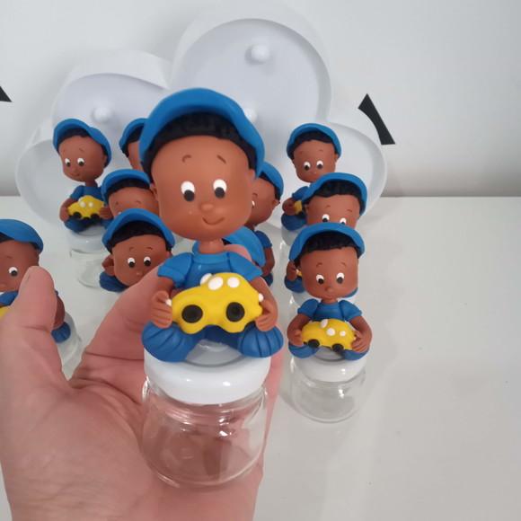 Lembrancinha Biscuit Menino com Carrinho no Mini Potinho
