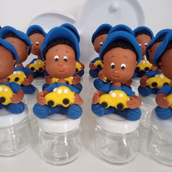 Lembrancinha Biscuit Menino com Carrinho no Mini Potinho