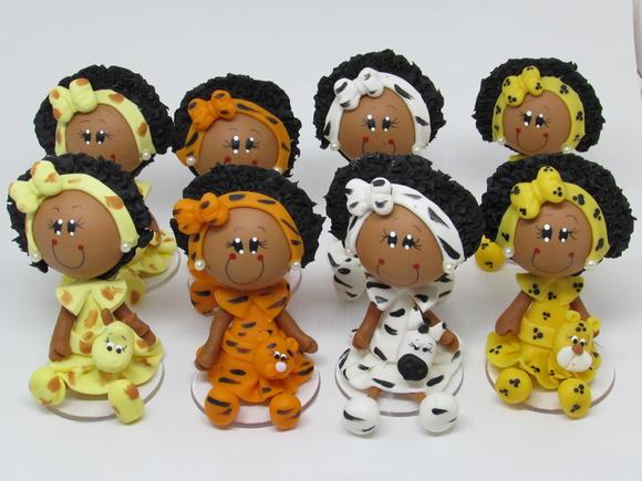 Lembrancinha Boneca Afro Safari de Biscuit