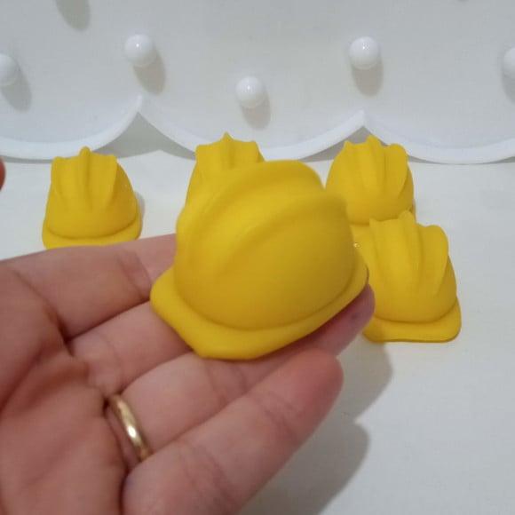 Lembrancinha Capacete de Obra de Biscuit
