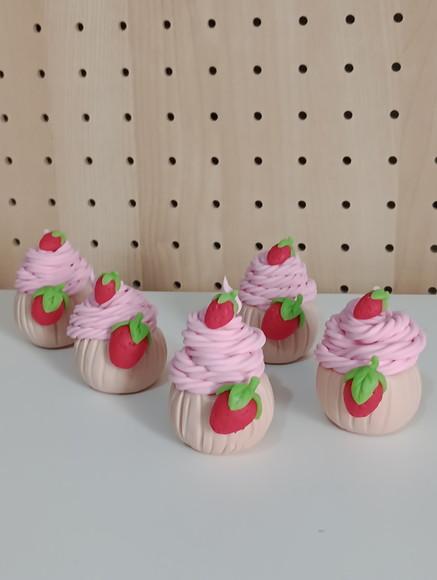 Lembrancinha Cupcake Moranguinho de Biscuit