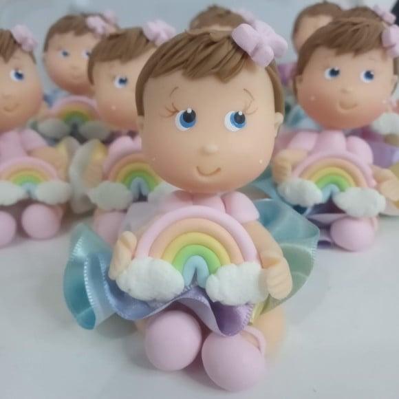 Lembrancinha de Biscuit para Festa Arco-íris Menina