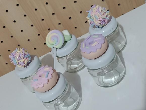 Lembrancinha de Biscuit Doces no Mini Potinho