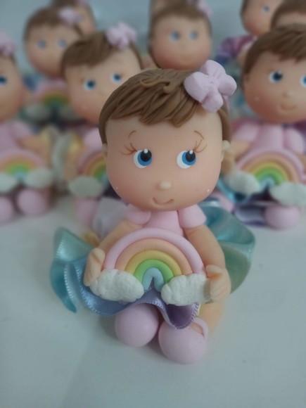 Lembrancinha de Biscuit para Festa Arco-íris Menina