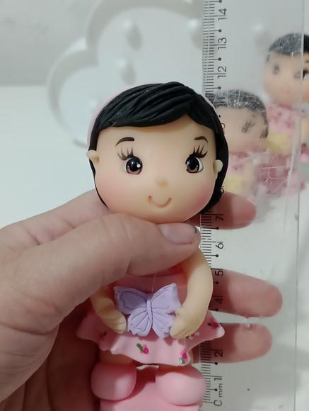 Lembrancinha Menina de Biscuit Jardim das Borboletas