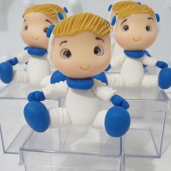 Lembrancinha Menino Astronauta de Biscuit na Caixinha