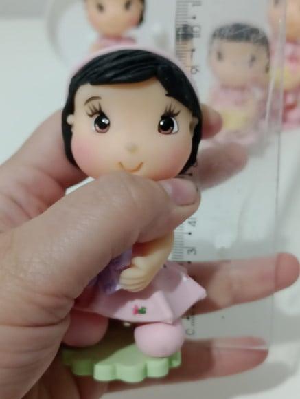 Lembrancinha Menina de Biscuit Jardim das Borboletas