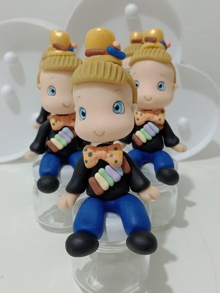 Lembrancinha Personalizada Menino de Fantasia de Biscuit