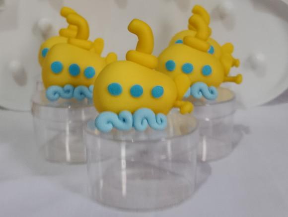 Lembrancinha Submarino de Biscuit na Caixinha Acrílica