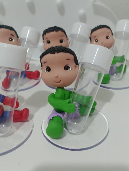 Lembrancinha Tubete Menino Aranha e Hulk em Biscuit