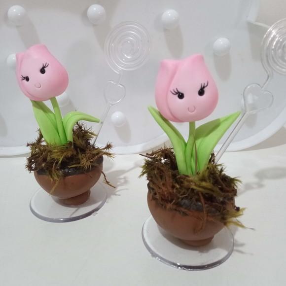 Lembrancinha Vaso de Tulipa de Biscuit com Porta Recados