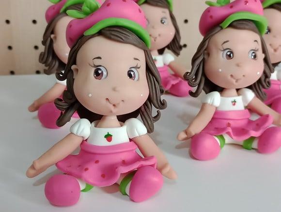 Lembrancnha Menina Morangionho de Biscuit