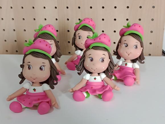 Lembrancnha Menina Morangionho de Biscuit