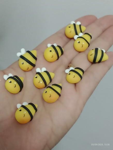 Mini Aplique Abelhinhas em Biscuit Vinte Peças