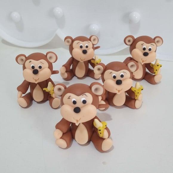Macaquinho de Biscuit com Banana Aplique para Lembrancinhas