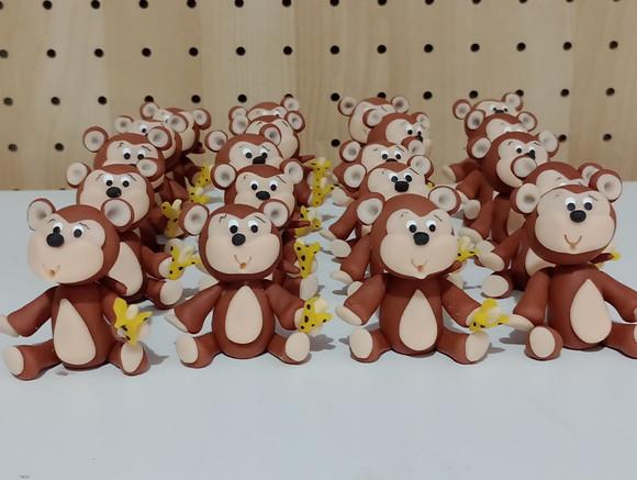 Macaquinho de Biscuit com Banana Aplique para Lembrancinhas